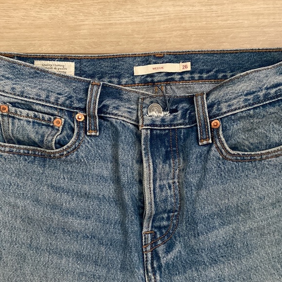 Levi wedgie jeans in Shut Up wash - Picture 2 of 7